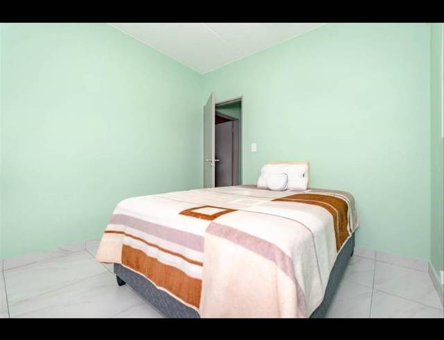 2 BEDROOM APARTMENT FOR SALE IN HOUGHTON ESTATE